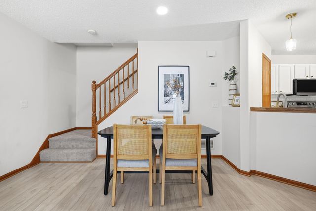 2037 Gresham Avenue N, Oakdale, MN 55128