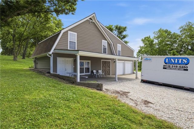 25045 W 215th Street, Spring Hill, KS 66083