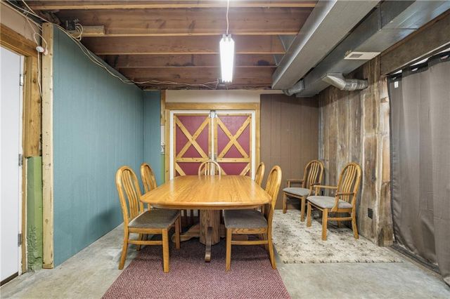 25045 W 215th Street, Spring Hill, KS 66083