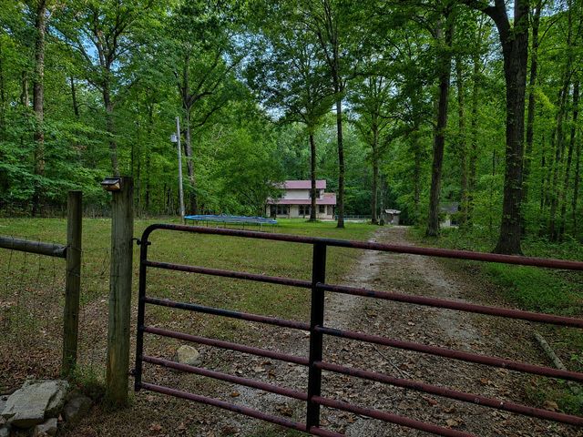 111 Milton Rd, Dickson, TN 37055