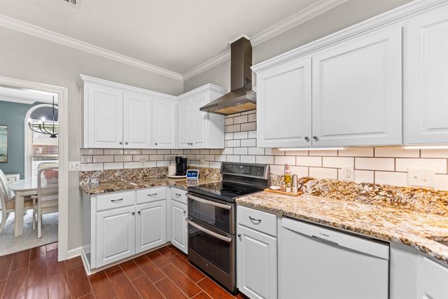 2 Crown Mountain Court, Maumelle, AR 72113