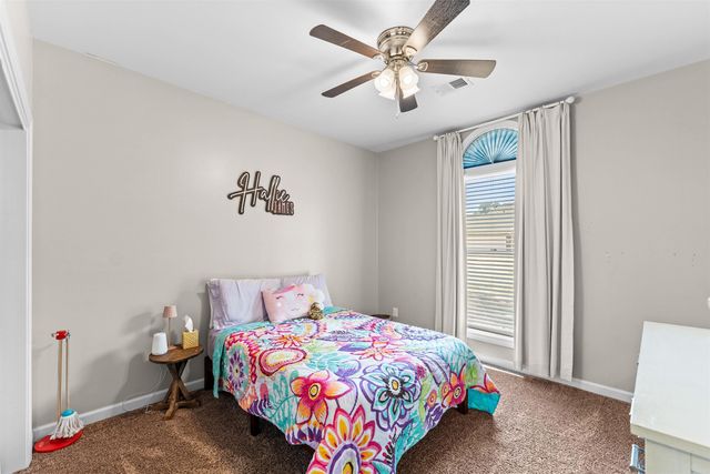 2 Crown Mountain Court, Maumelle, AR 72113