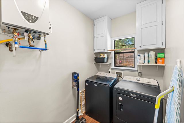 2 Crown Mountain Court, Maumelle, AR 72113