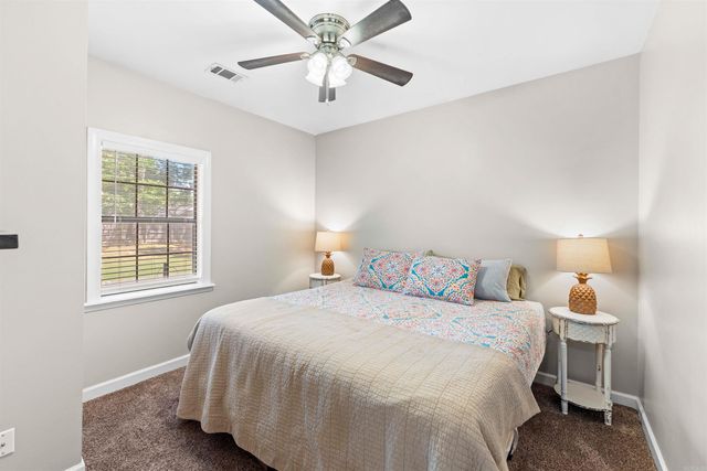 2 Crown Mountain Court, Maumelle, AR 72113