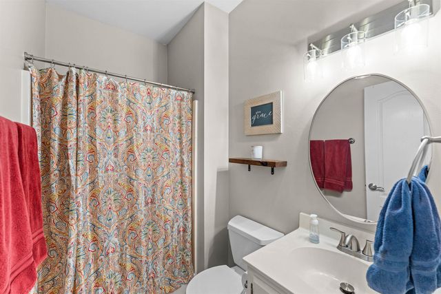 2 Crown Mountain Court, Maumelle, AR 72113