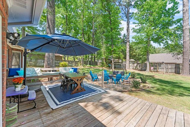 2 Crown Mountain Court, Maumelle, AR 72113