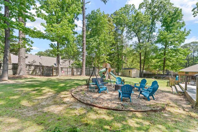 2 Crown Mountain Court, Maumelle, AR 72113