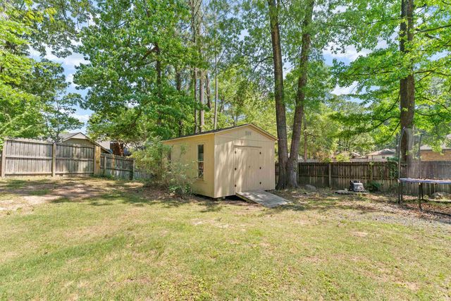 2 Crown Mountain Court, Maumelle, AR 72113