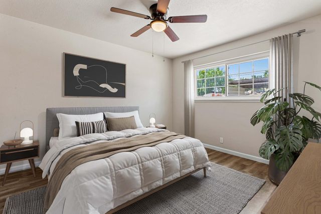 1320 Aurora St, Modesto, CA 95351