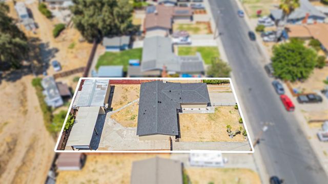 1320 Aurora St, Modesto, CA 95351