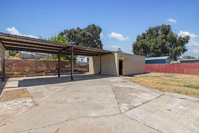 1320 Aurora St, Modesto, CA 95351