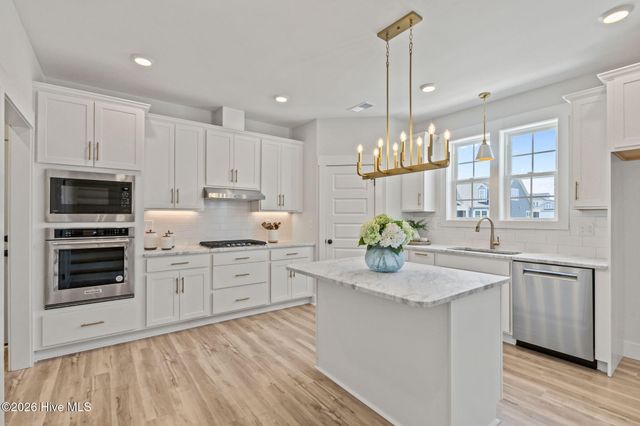 658 Fishermans Point, Newport, NC 28570