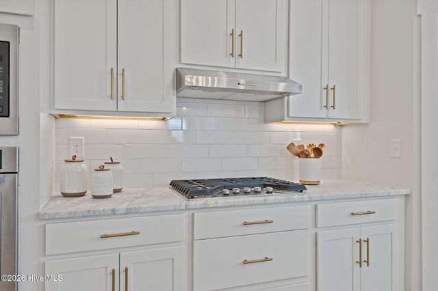 658 Fishermans Point, Newport, NC 28570