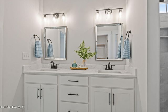 658 Fishermans Point, Newport, NC 28570