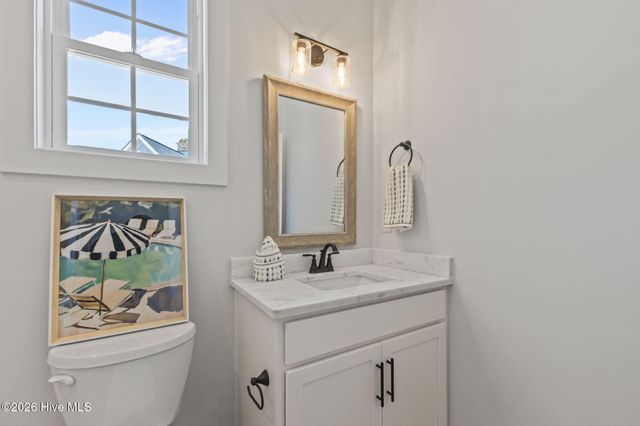 658 Fishermans Point, Newport, NC 28570