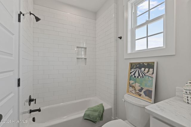 658 Fishermans Point, Newport, NC 28570