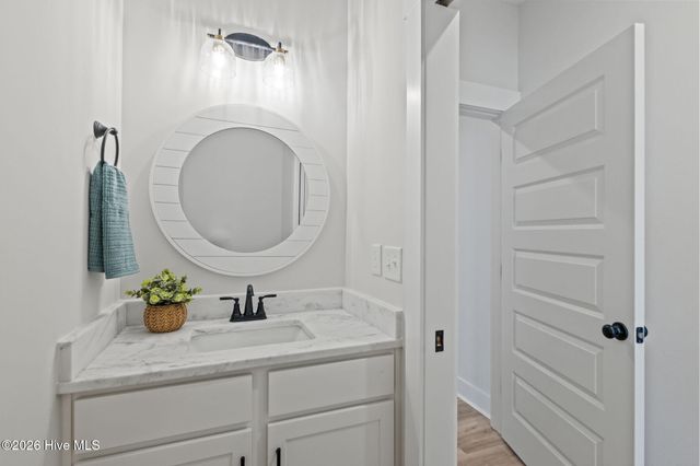 658 Fishermans Point, Newport, NC 28570