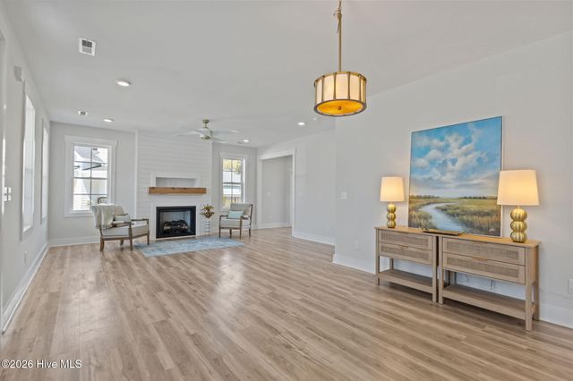 658 Fishermans Point, Newport, NC 28570