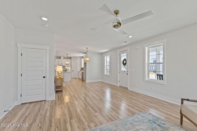 658 Fishermans Point, Newport, NC 28570