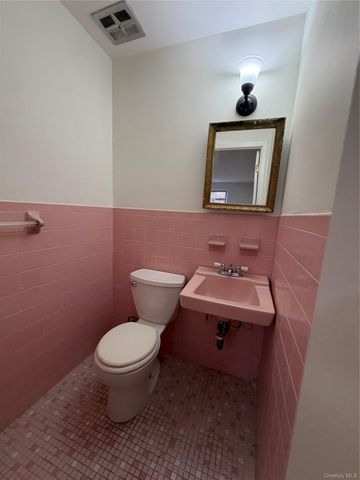 1927 84th Street 3rd floor, Brooklyn, NY 11214