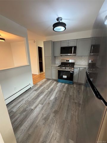 1927 84th Street 3rd floor, Brooklyn, NY 11214