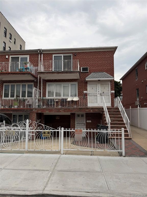 1927 84th Street 3rd floor, Brooklyn, NY 11214