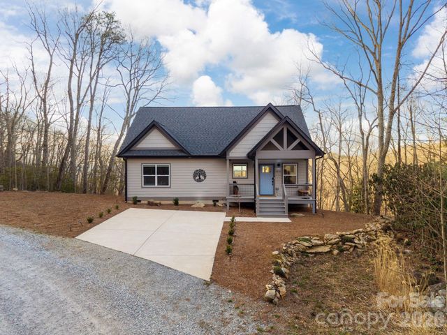 1474 Locust Grove Road, Hendersonville, NC 28792