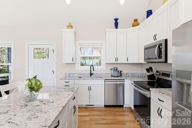 1474 Locust Grove Road, Hendersonville, NC 28792