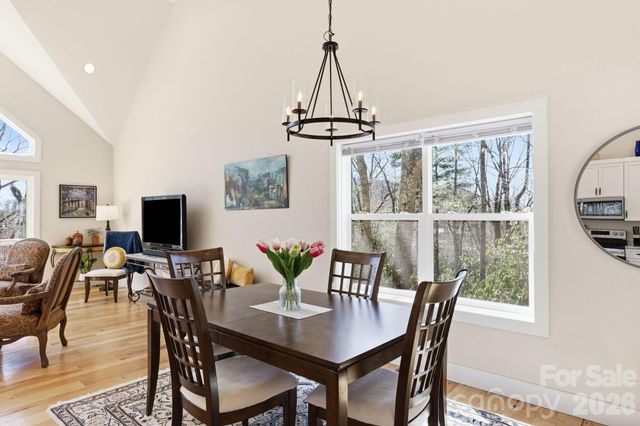 1474 Locust Grove Road, Hendersonville, NC 28792