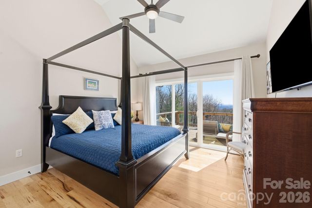 1474 Locust Grove Road, Hendersonville, NC 28792