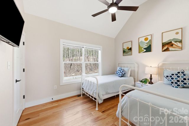 1474 Locust Grove Road, Hendersonville, NC 28792