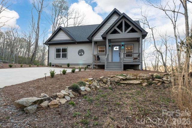 1474 Locust Grove Road, Hendersonville, NC 28792