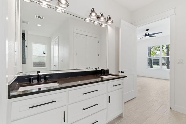 3515 Country Club Boulevard, Montgomery, TX 77356