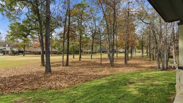 3515 Country Club Boulevard, Montgomery, TX 77356