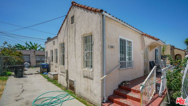 2056 W 67th Street, Los Angeles, CA 90047