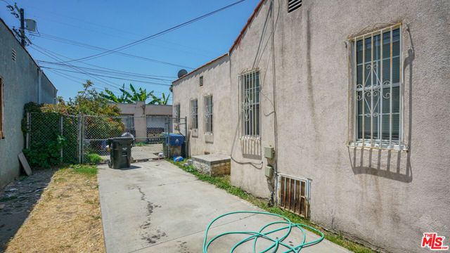 2056 W 67th Street, Los Angeles, CA 90047
