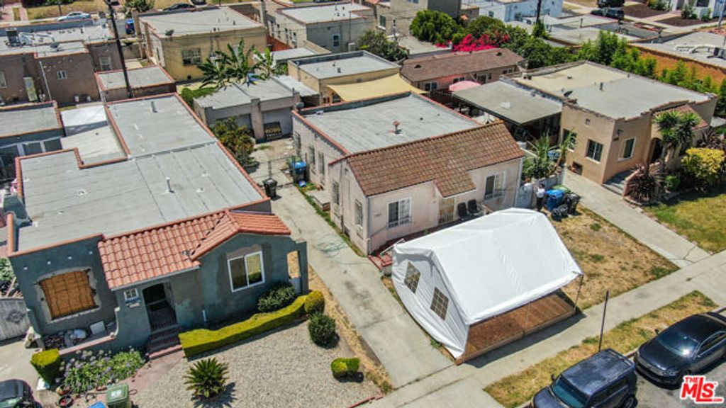 2056 W 67th Street, Los Angeles, CA 90047