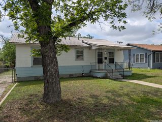 1185 W MILL ST, New Braunfels, TX 78130