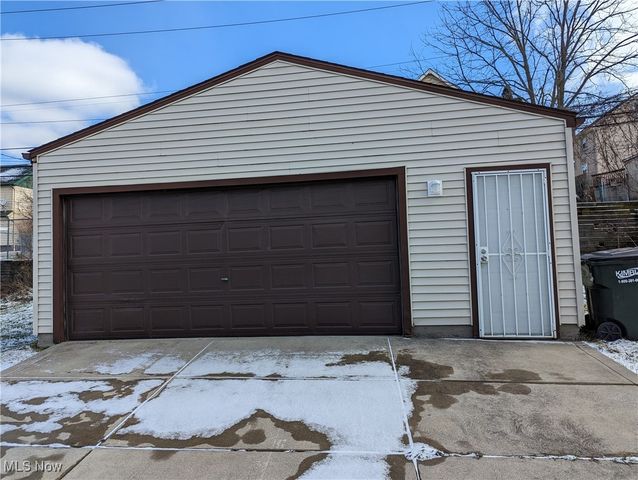 4945 E 86th Street 1, Garfield Heights, OH 44125