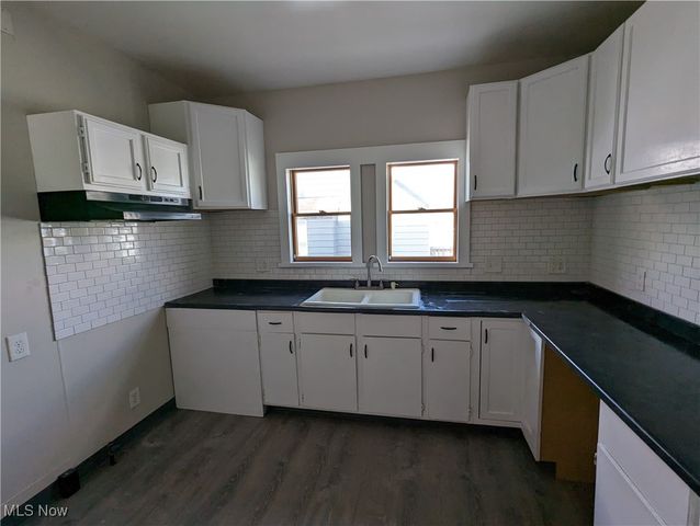 4945 E 86th Street 1, Garfield Heights, OH 44125