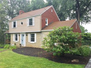 128 Sylvania Dr, South Park, PA 15236