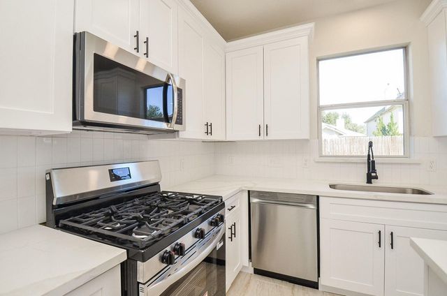 2422 Teal Run Place Drive, Fresno, TX 77545