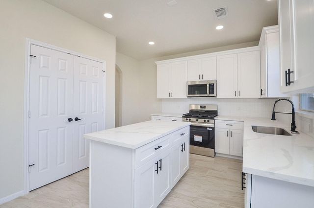 2422 Teal Run Place Drive, Fresno, TX 77545