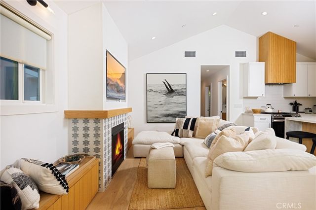 122 E Bay Avenue, Newport Beach, CA 92661