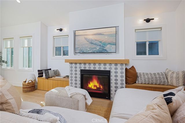 122 E Bay Avenue, Newport Beach, CA 92661