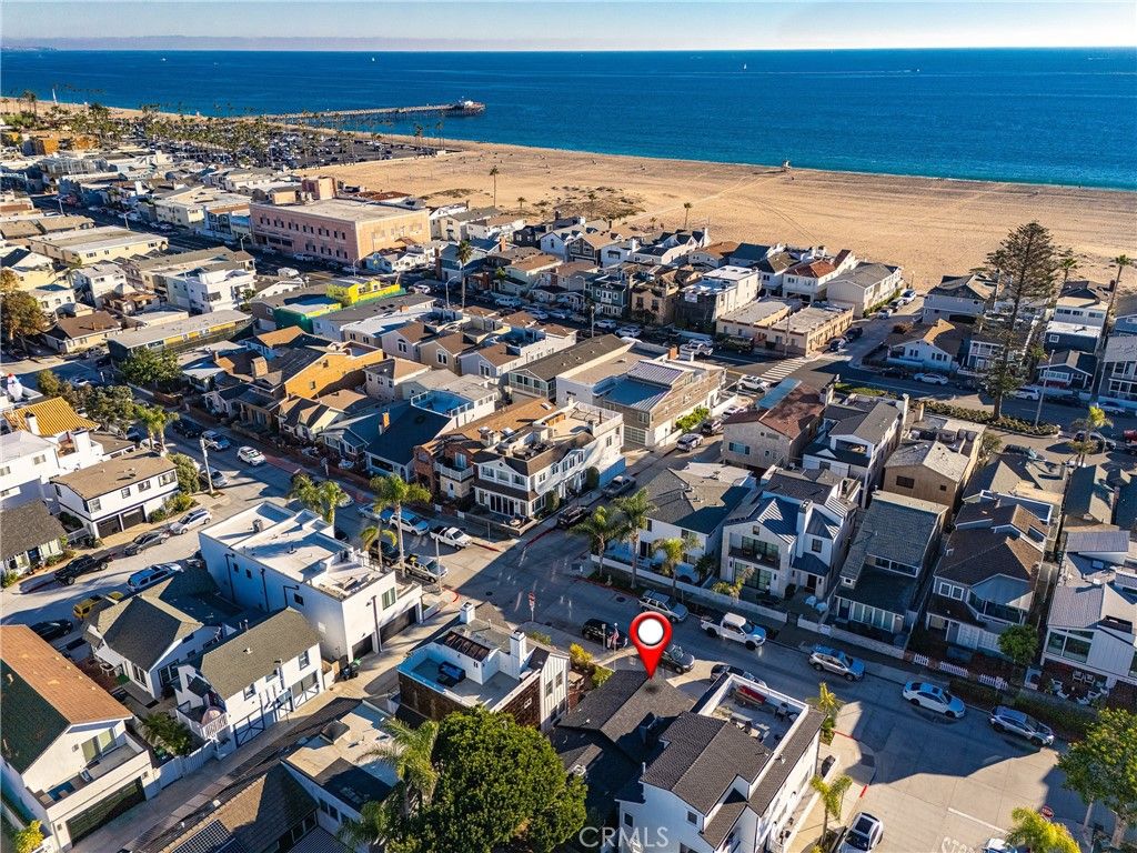 Image 1 of property listing at 122 E Bay Avenue, Newport Beach, CA 92661