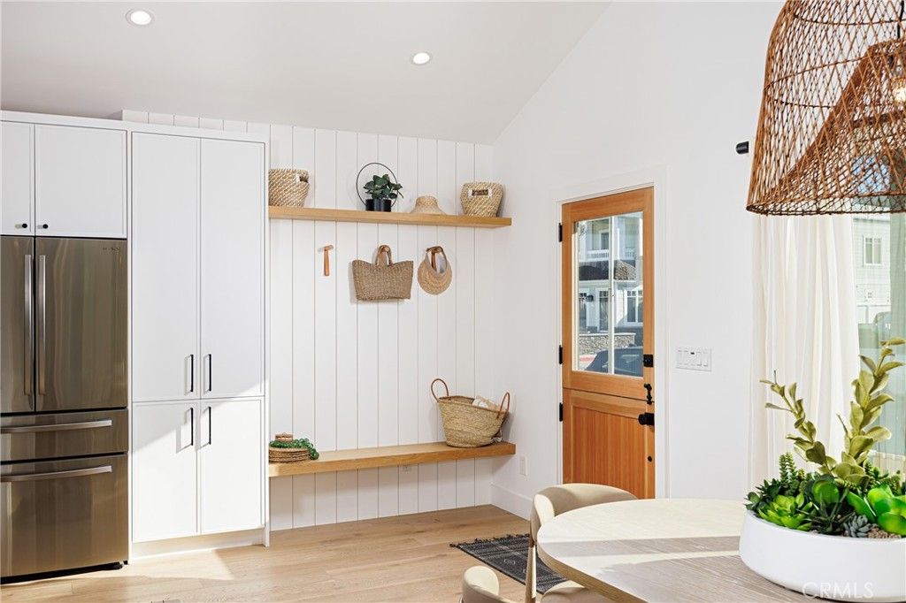 Image 2 of property listing at 122 E Bay Avenue, Newport Beach, CA 92661