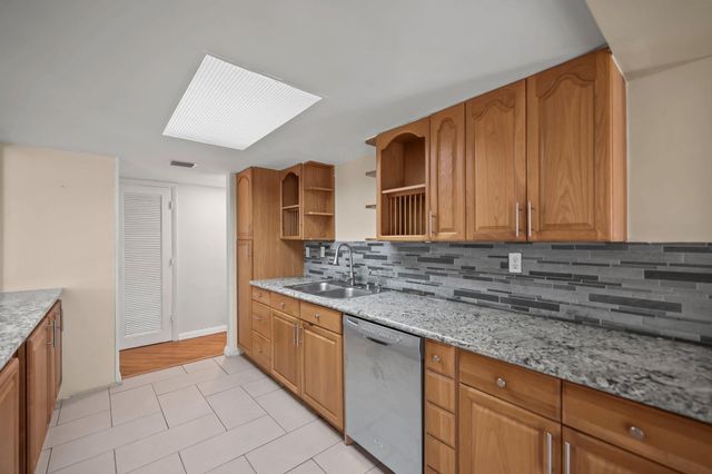 6104 White Oak Lane, Tamarac, FL 33319