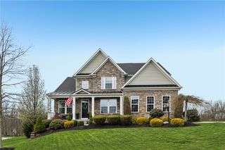225 Gabriel Dr, Adams Twp, PA 16046