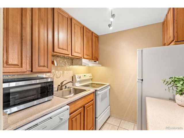 5402 Carr St 206, Arvada, CO 80002